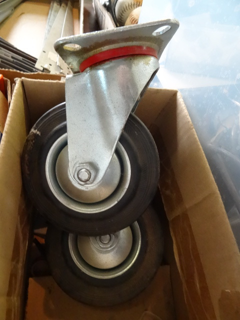 lot 51 image: Pair of Swivel Caster Wheels 5