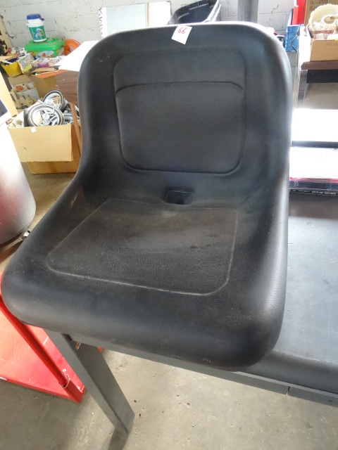 lot 66 image: Universal Seat, 2 Bolt Patterns