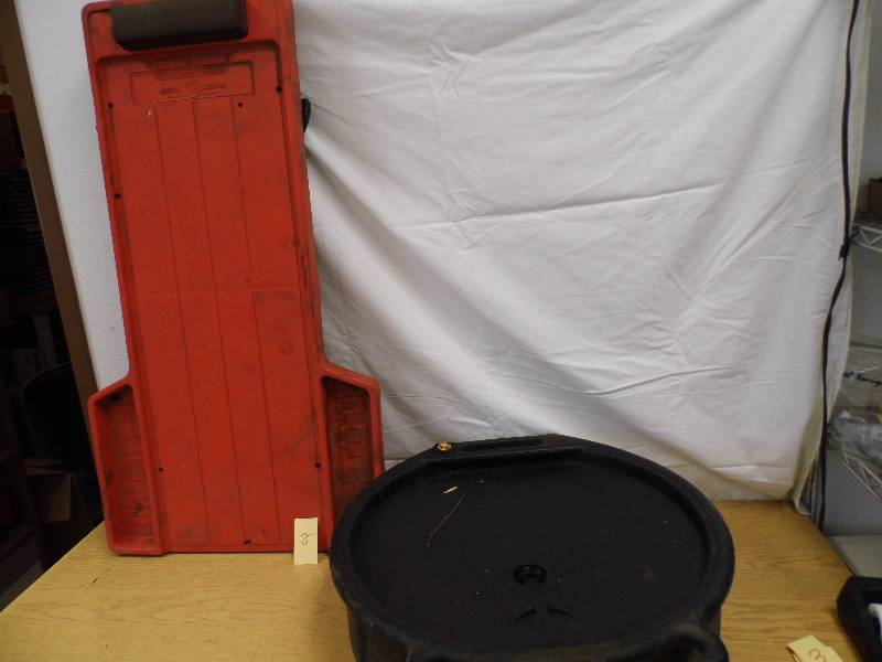 lot 2 image: Mechanic Creeper & Oil Change Pan