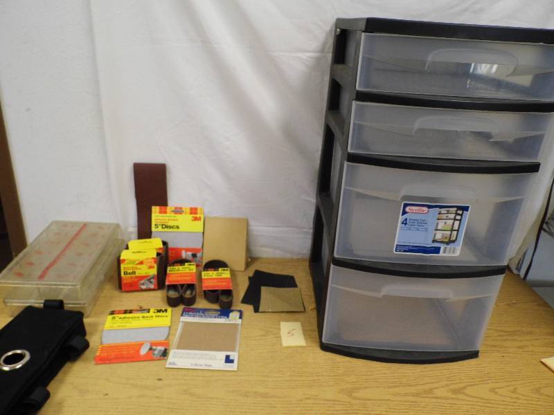 lot 5 image: Black Organizer w Sanding Supplies