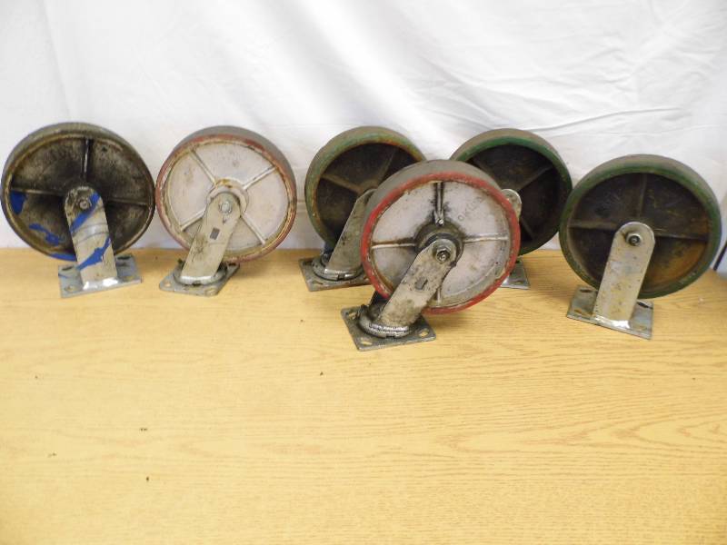 lot 8 image: Lot of 6 - 8 Wheels