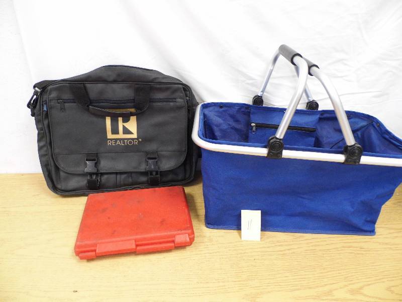 lot 11 image: Collapsible Tote & Computer Bag