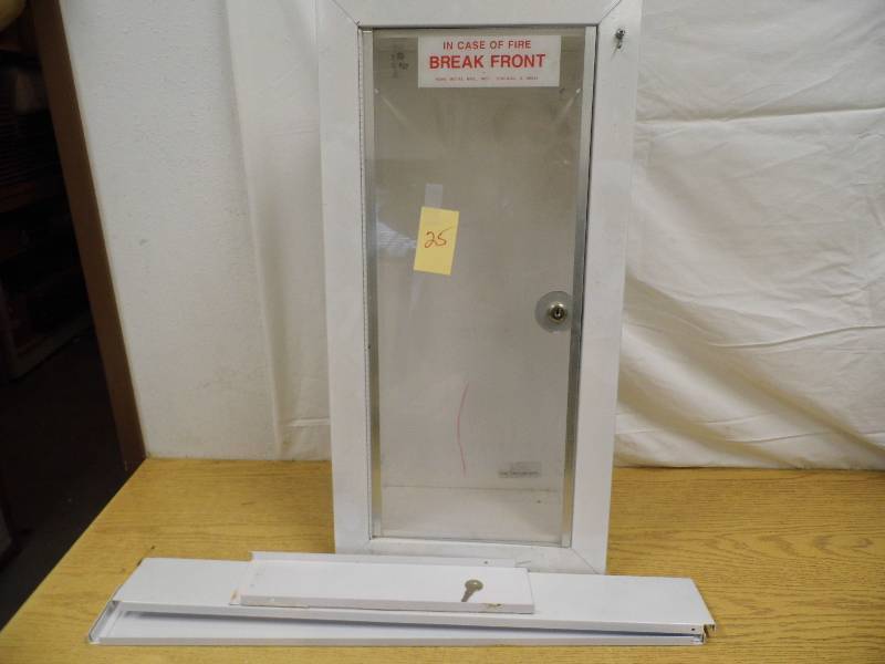 lot 25 image: Fire Extinguisher Cabinet