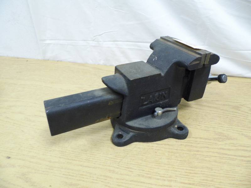 lot 59 image: Larin 5 Vise