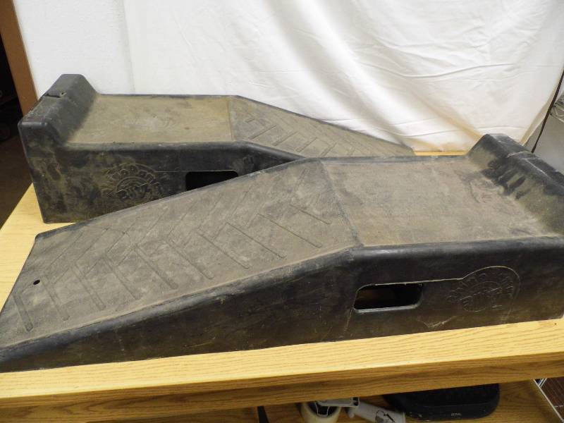 lot 72 image: Pair of Rhino Ramps