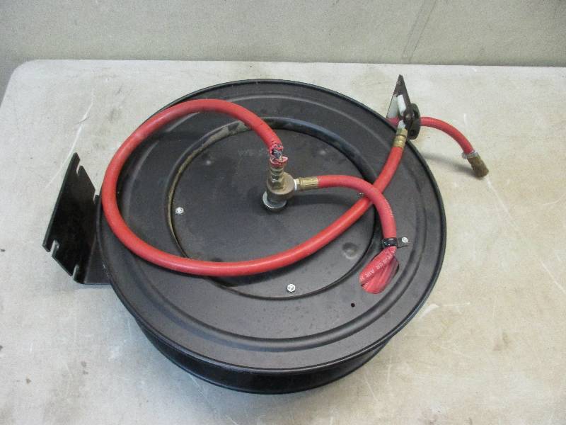 lot 8 image: air hose and reel