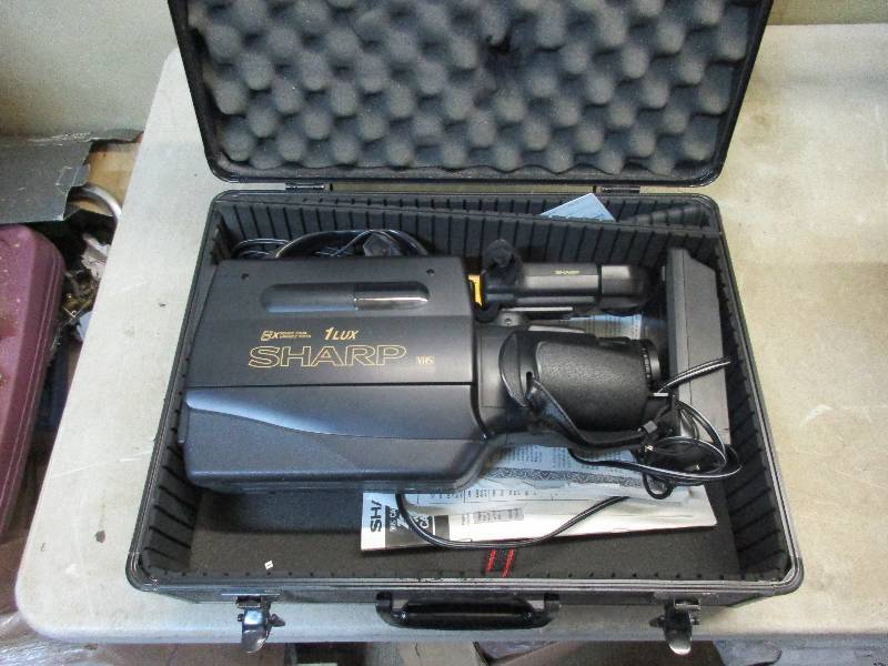 lot 17 image: Sharp 1 lux video recorder