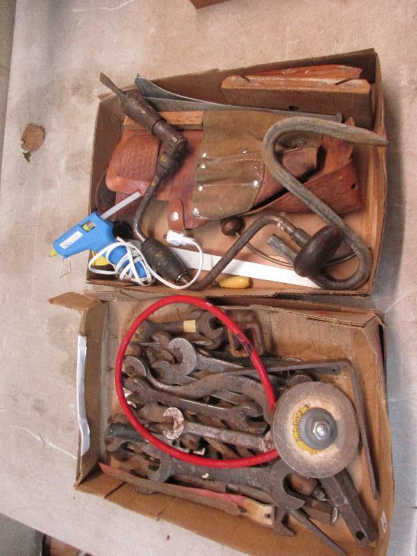 lot 18 image: misc wrenches and tools