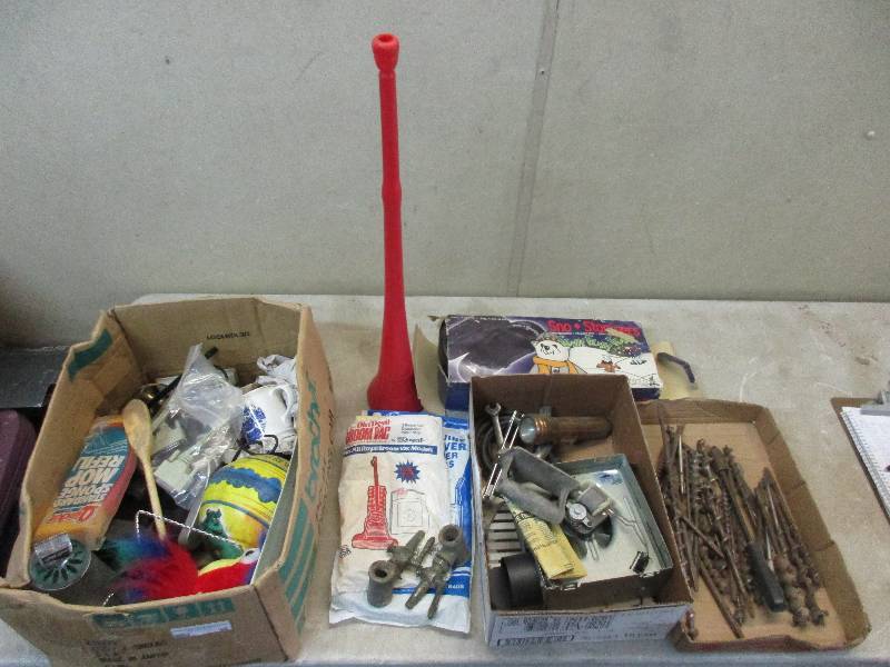 lot 33 image: misc stuff drill bits