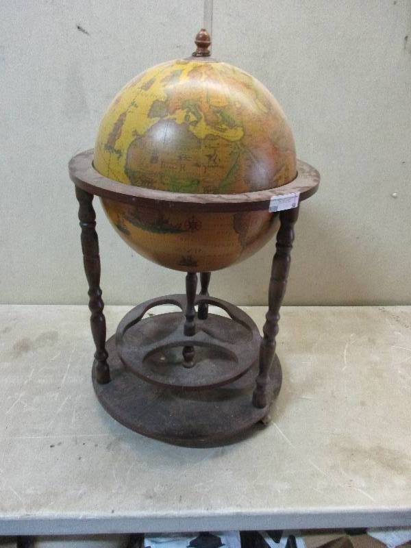lot 54 image: storage globe