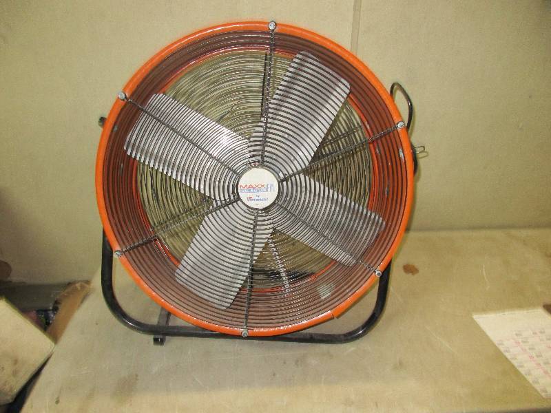 lot 67 image: maxx air metal blade fan