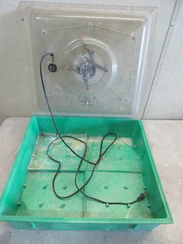 lot 111 image: roll-x automatic incubator