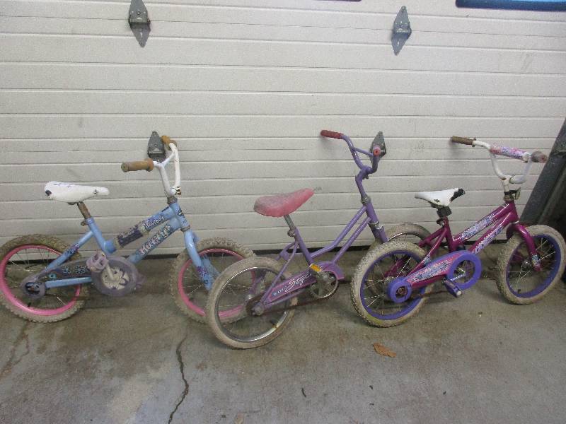 lot 120 image: 3 girls bikes