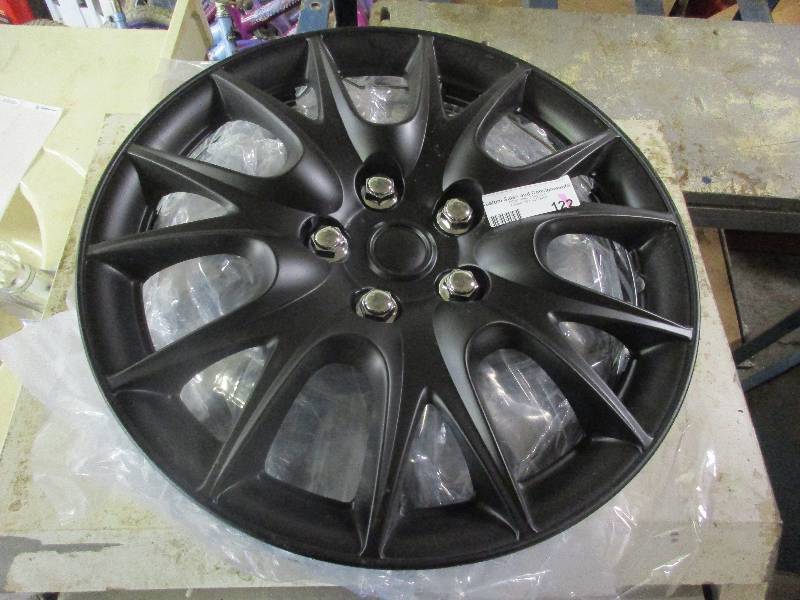lot 122 image: 15 inch hubcaps 4 New Hubcaps