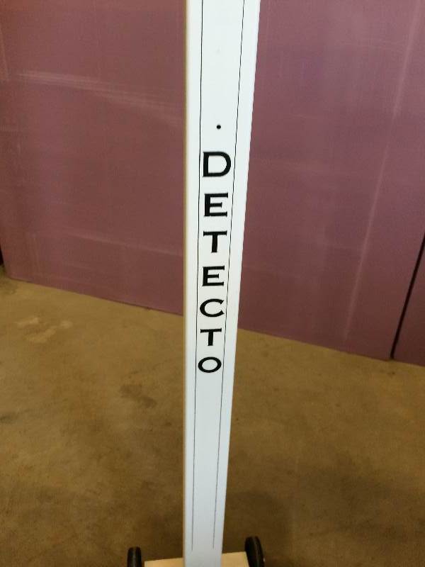 lot 22 image: Retails New $1700 Medical Clinic Detecto 600 lbs Waste High Bariatric Scale #750 Digital Weight BMI  Indicator With Handrails - Excellent Condition