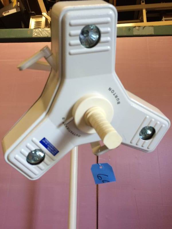 lot 31 image: WOW Retails New $2,415 Burton Outpatient II Mobile Diagnostic Light Autoclavable SteriHandle w Light Wheeled Floorstand - Excellent Condition - White