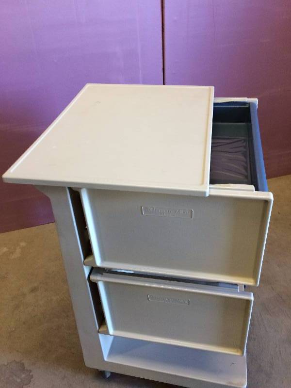 lot 48 image: Med Care 2 Drawer Cart wwheels