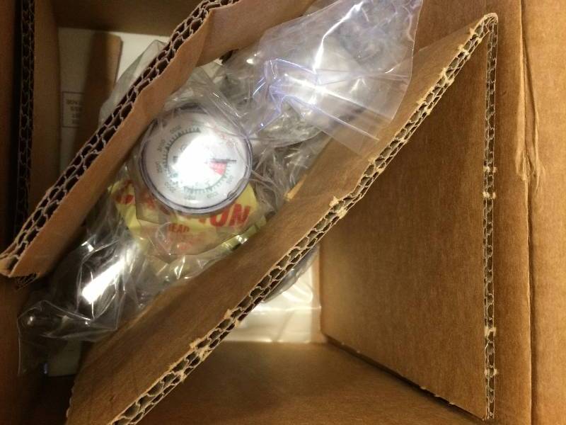 lot 69B image: New In Box - Retails New $150 - Western Medica MR-870-15FG Oxygen Regulator - Excellent Condition