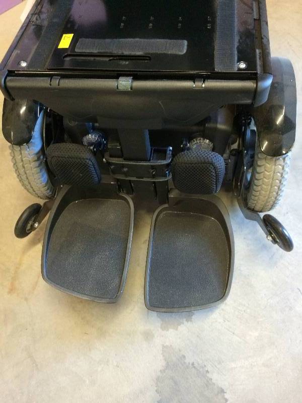 lot 84 image: BIG WOW Retails Used $7,350 PerMobil C300 Power Wheelchair With TILT, RECLINE & LEGS - Battery & Tool Set Included - Excellent Condition