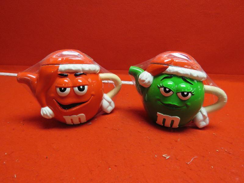 lot 3 image: Tea Pots