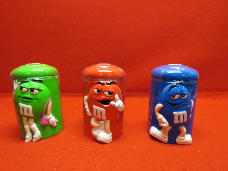 lot 7 image: M&M Collectible Containers