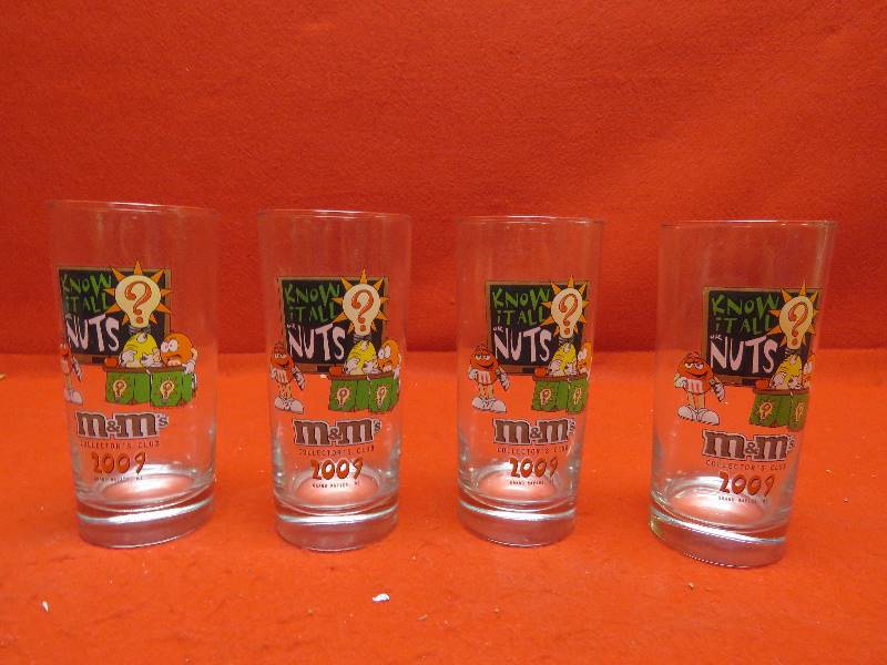 lot 35 image: M&M 2009 Collectible Glasses