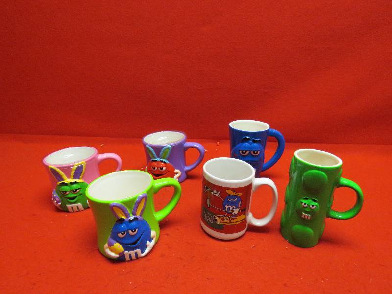 lot 46 image: M&M Collectible Mugs