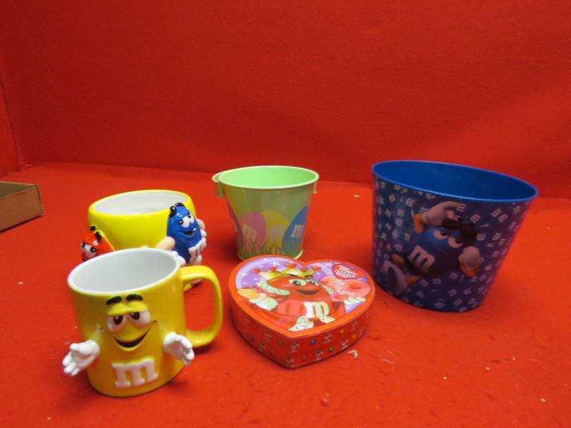 lot 49 image: M&M Collectibles