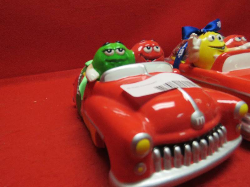 lot 62 image: Collectible M&M Ceramic Car Candy Dishes