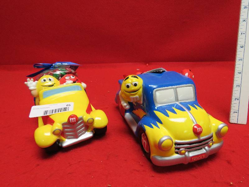 lot 65 image: Collectible M&M Ceramic Car Candy Dishes