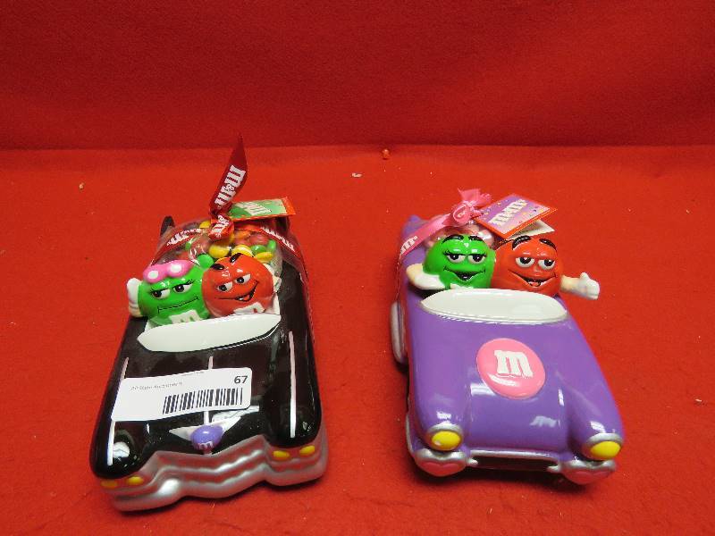 lot 67 image: Collectible M&M Ceramic Car Candy Dishes