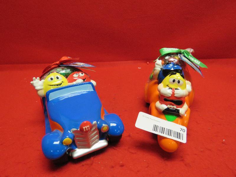 lot 70 image: Collectible M&M Ceramic Car Candy Dishes