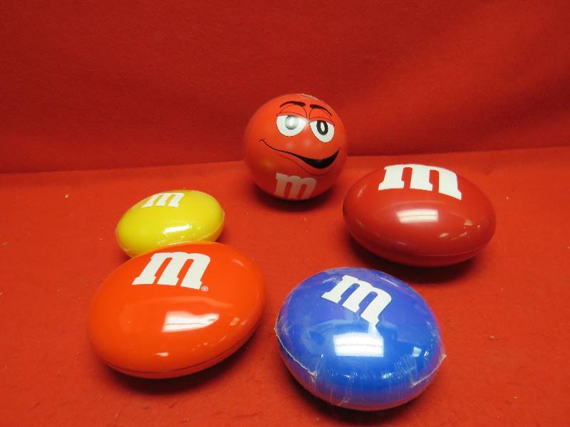 lot 71 image: M&M Collectibles