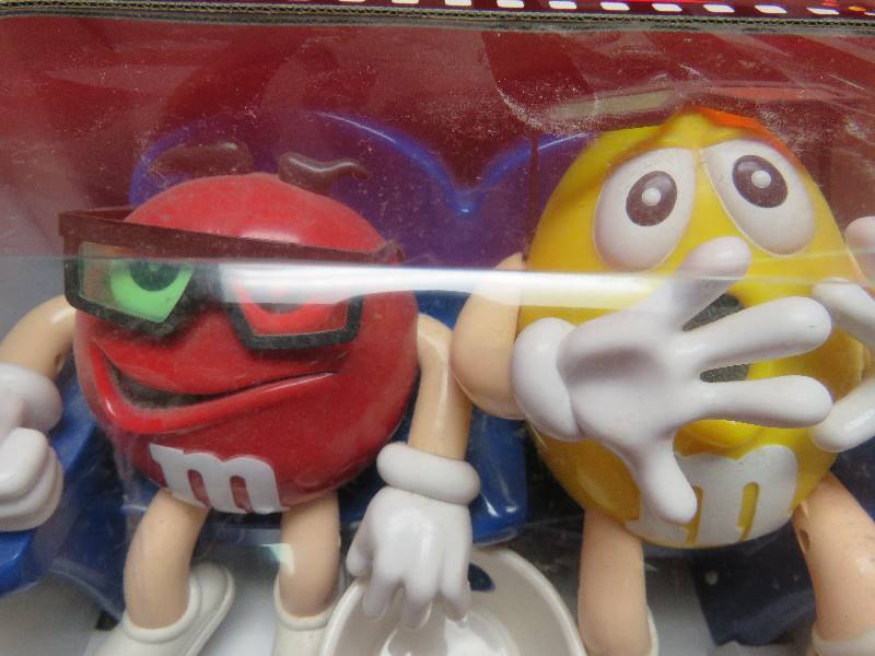 lot 76 image: Collectible M&M At The Movies Candy Dispenser - Limited Edition