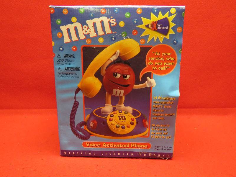 lot 84 image: Collectible M&M Voice Activated Phone