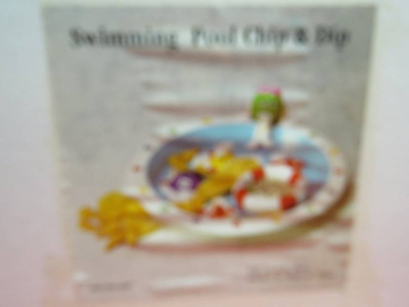 lot 85 image: Collectible M&M Swimming Pool Chip & Dip Bowl