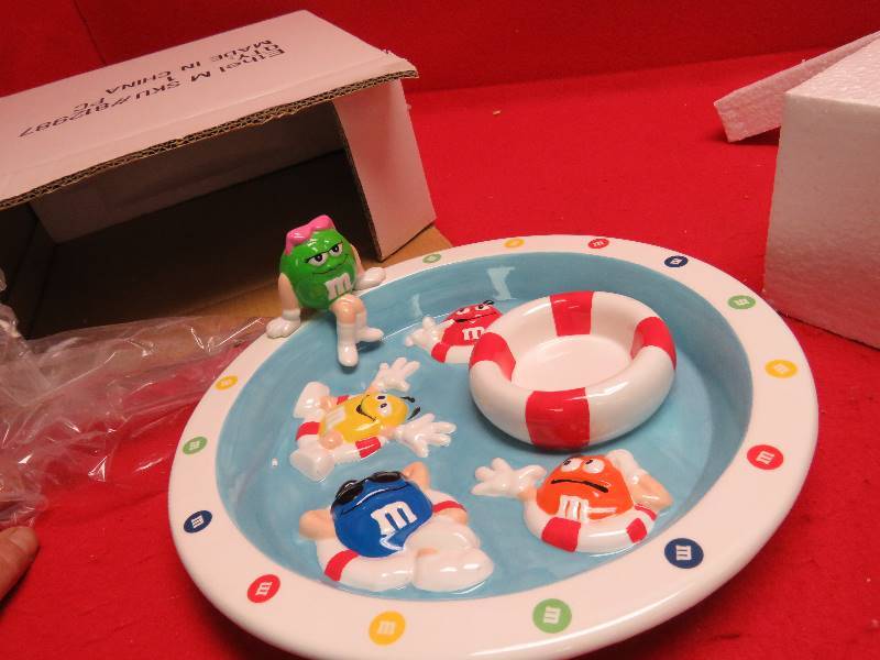 Collectible M&M Swimming Pool Chip & Dip Bowl Huge M&M's Collection