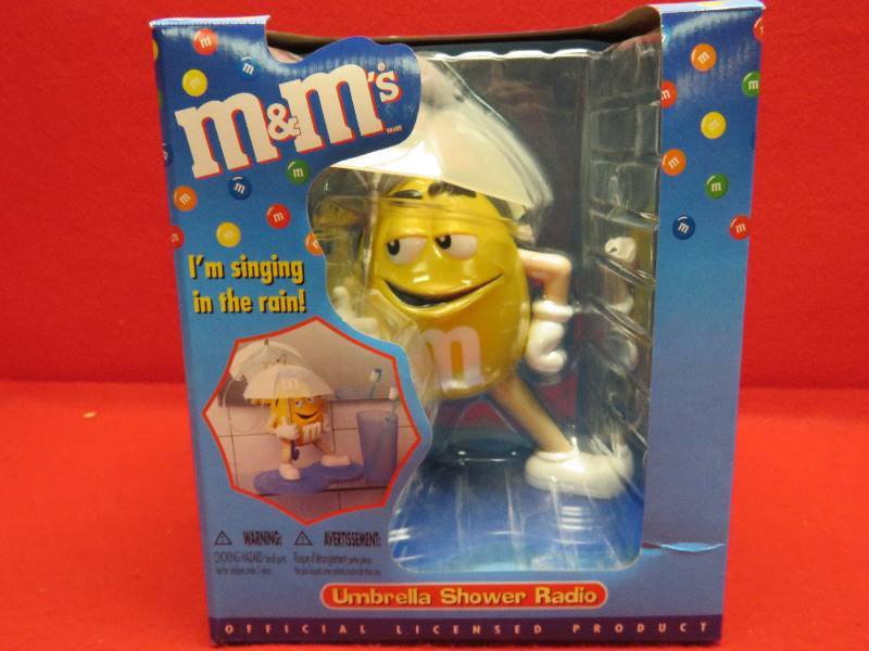 lot 96 image: Collectible M&M Umbrella Shower Radio
