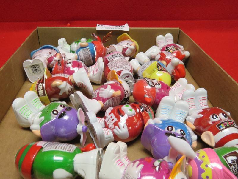 lot 105 image: M&M Collectibles
