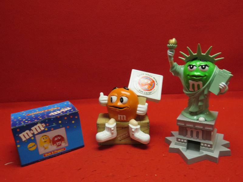 lot 107 image: M&M Collectibles