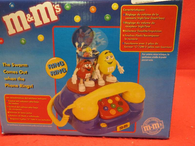 lot 115 image: Collectible M&M Swarm Phone