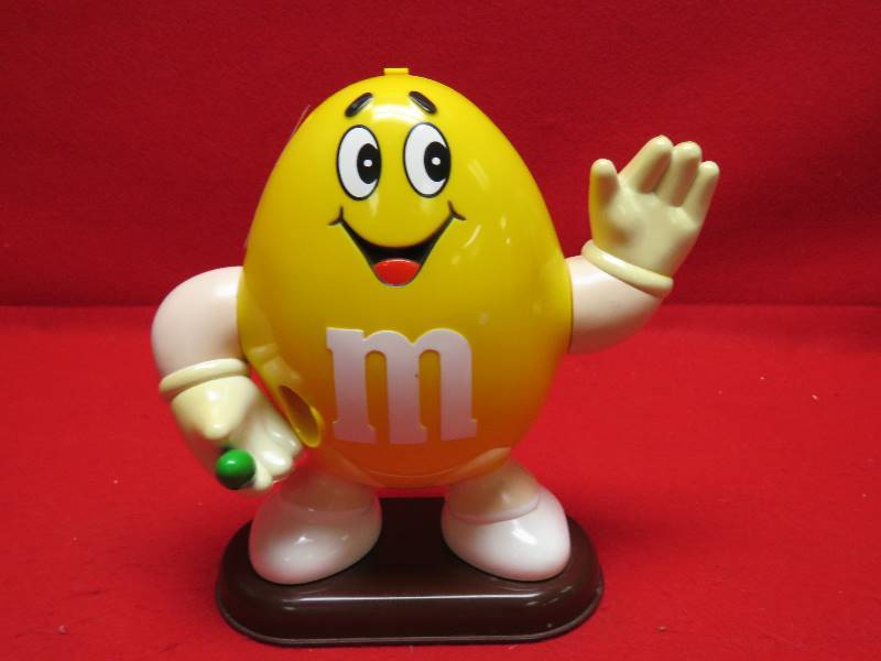 lot 132 image: Collectible M&M Candy Dispenser