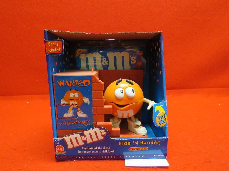 lot 150 image: Collectible M&M Candy Dispenser