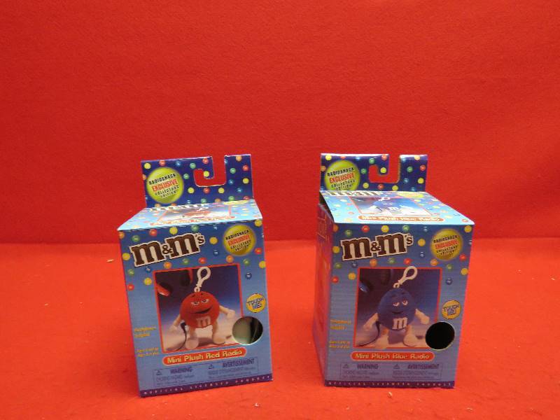 lot 158 image: Collectible M&M Plush Radios