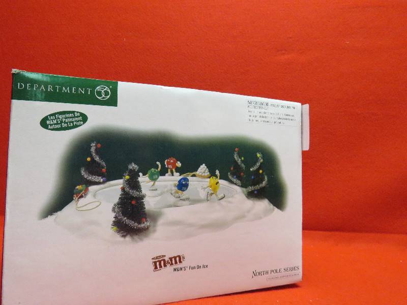 lot 161 image: Department 56 M&M Fun On Ice