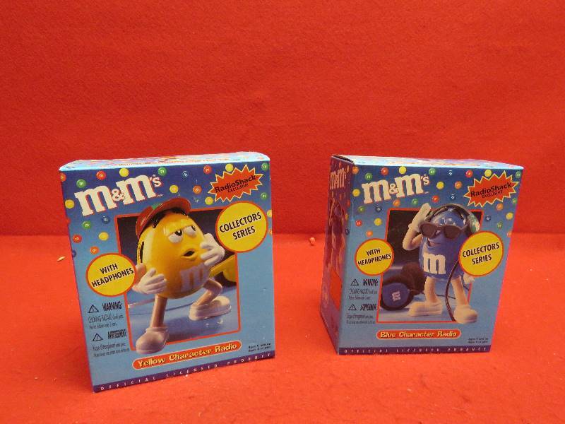 lot 172 image: Collector Series M&M Radios