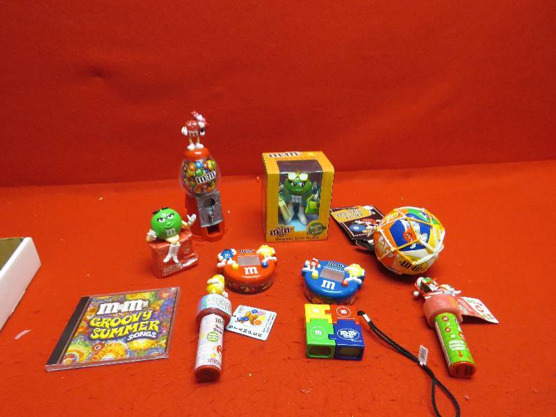 lot 174 image: M&M Collectibles