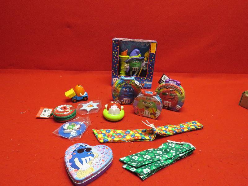 lot 185 image: M&M Collectibles