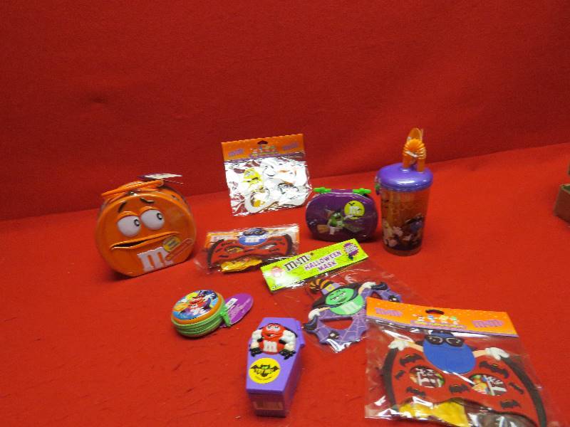 lot 207 image: M&M Collectibles