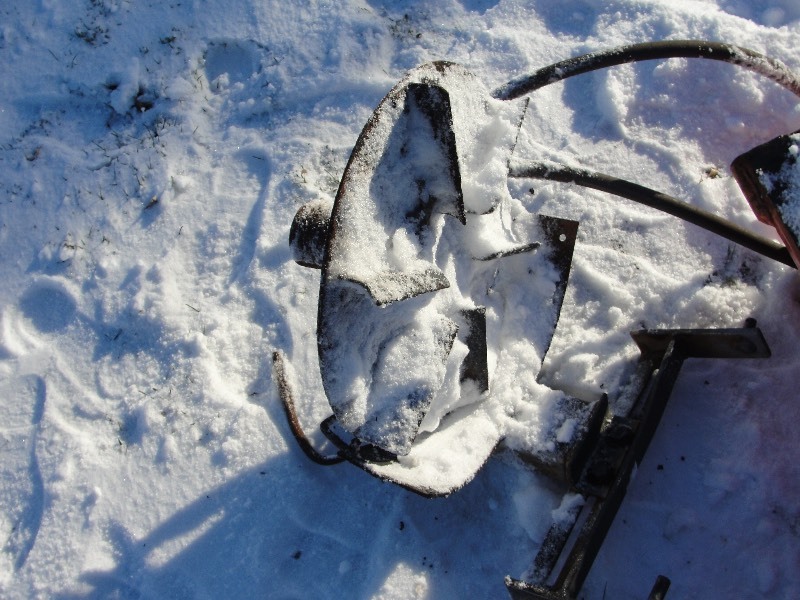 Salt Spreader w Hydraulic Slinger and Gaurds